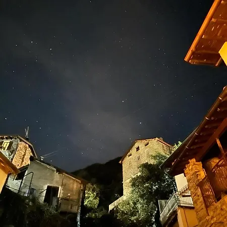 La Casa Sulla Collina - Apt. 1 شقة *